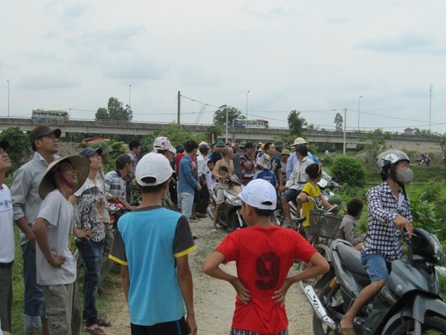 Đi chăn vịt, thấy thi thể cháy đen trên cột điện cao thế ảnh 1