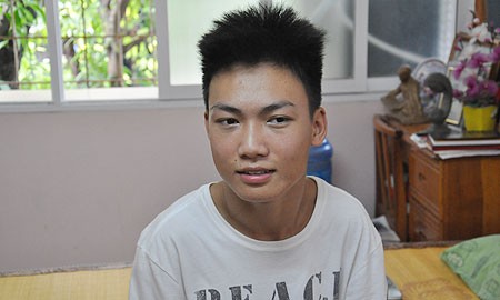Nhà sư cõng trò đi thi đại học ảnh 1