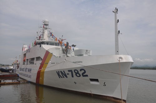 Chủ tịch nước kiểm tra tiến độ đóng tàu Kiểm ngư KN 782 ảnh 2