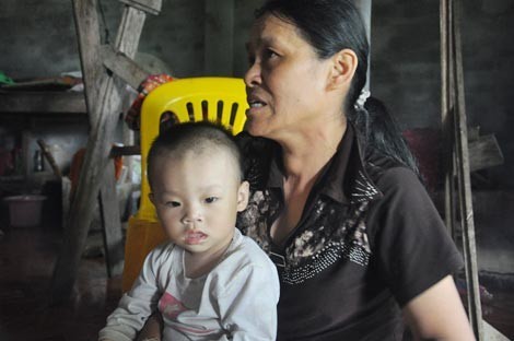 Cậu bé bị bỏ rơi nơi hang đá mang tiếng là ma rừng ảnh 1