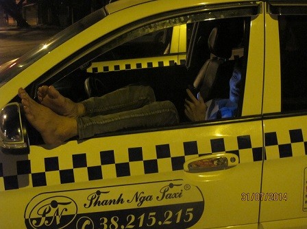 Tài xế taxi Hà Nội lo sợ “Kiều nữ bóng đêm” ảnh 1
