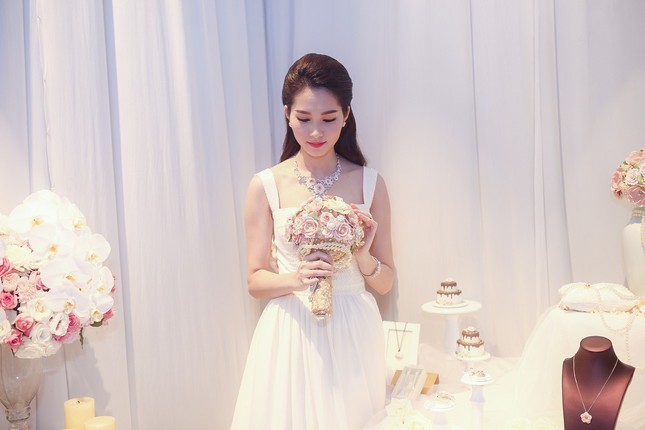 Hoa hậu Thu Thảo trở thành “cô dâu đáng mơ ước nhất” ảnh 10