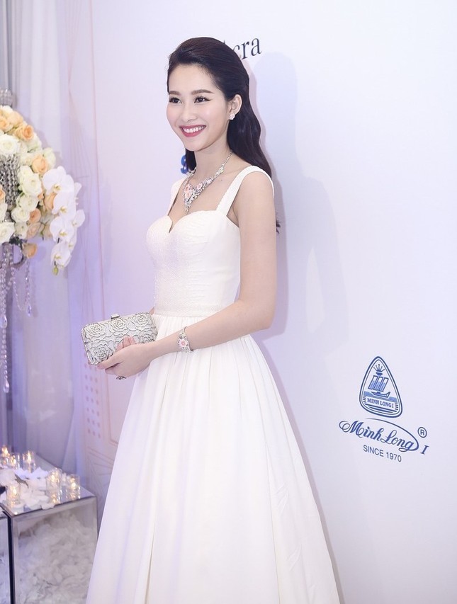 Hoa hậu Thu Thảo trở thành “cô dâu đáng mơ ước nhất” ảnh 2