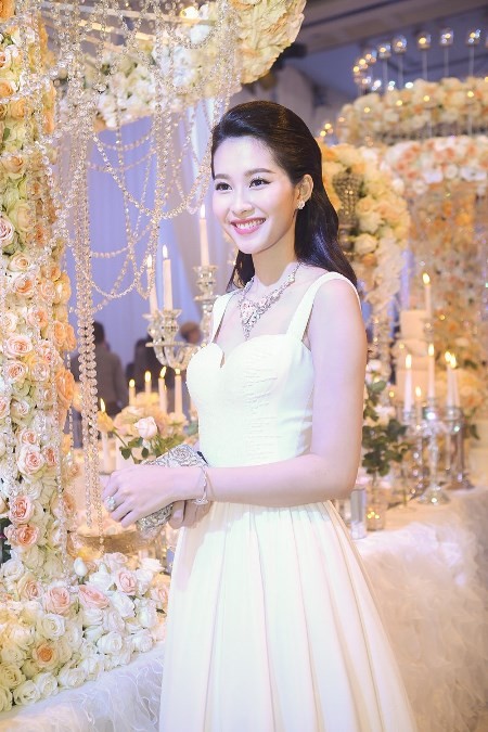 Hoa hậu Thu Thảo trở thành “cô dâu đáng mơ ước nhất” ảnh 4