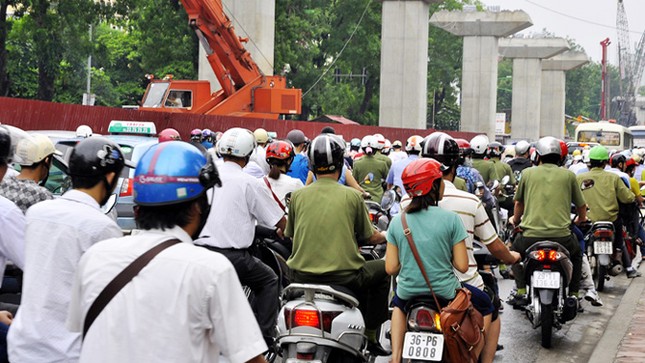 Cầu trăm tỷ 'đắp chiếu', cả vạn dân tắc đường ảnh 1