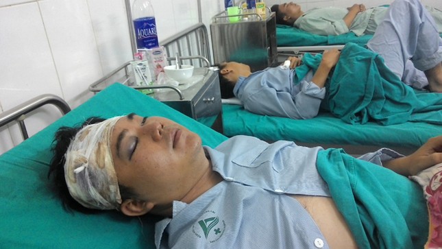 Ô tô khách lao xuống vực: “Xe mất phanh rồi, nhảy hết ra đi“ ảnh 1