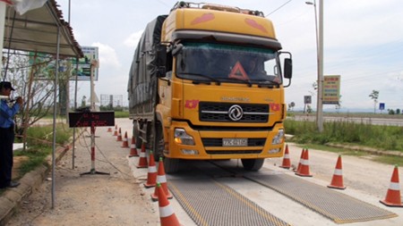 Chặn bắt đoàn xe quá tải “lọt lưới” 6 tỉnh ảnh 1