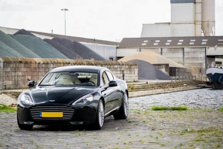 Choáng váng với Aston Martin Rapide S có màu sơn siêu 'độc' ảnh 6
