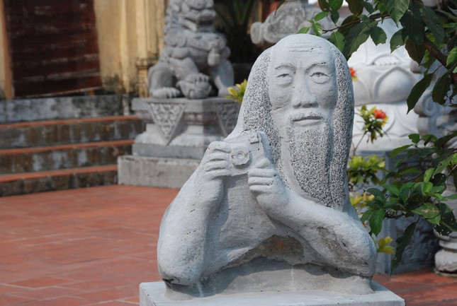 Người rước tượng Đại tướng vào từ đường ảnh 13