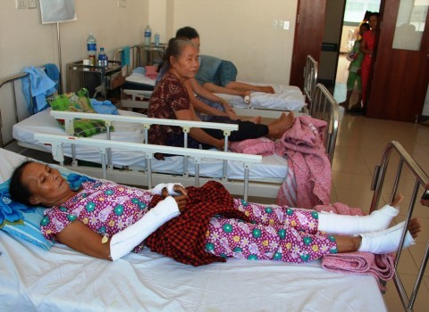 Mâu thuẫn chuyện gia đình, chồng đánh vợ gãy tứ chi ảnh 1