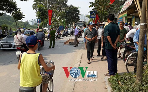 Ô tô phục vụ đám tang tông chết người trên đường Kim Giang ảnh 1