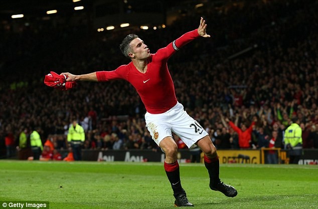 Van Gaal nổi đóa với 'hành vi ngu ngốc' của Van Persie ảnh 1