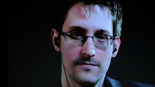 FBI xác định danh tính kẻ móc nối với Snowden ảnh 1