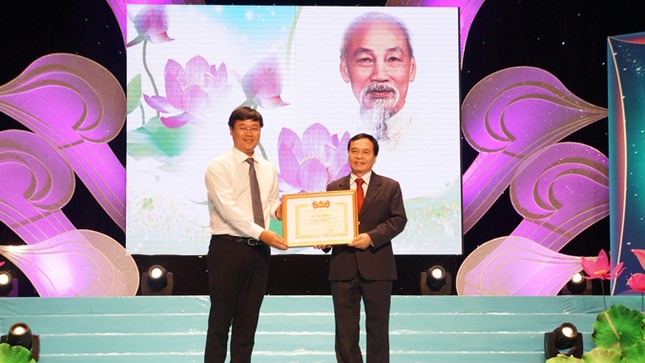 Tuổi trẻ học tập và làm theo tấm gương đạo đức Hồ Chí Minh ảnh 3