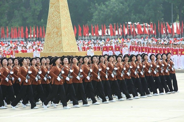 Bóng hồng trong lễ diễu binh, diễu hành kỷ niệm Quốc khánh ảnh 12