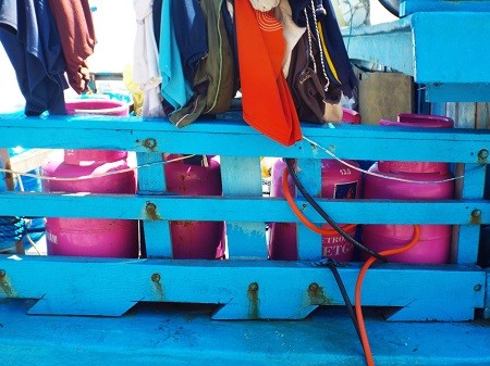 Những 'bom gas tử thần' trên tàu cá ảnh 1