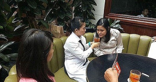 Lộ video cô gái tử vong vì uống cà phê nghi tẩm độc ảnh 3