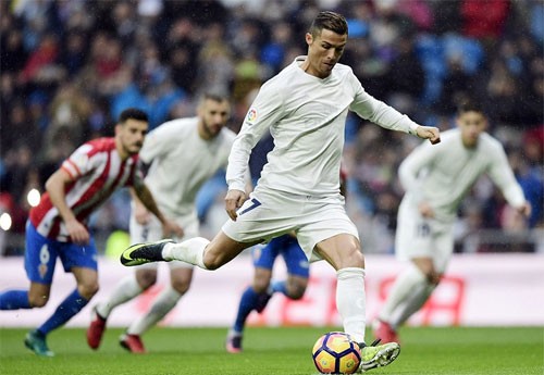 Ronaldo lập cú đúp, Real vượt trước bảy điểm so với Barca ảnh 1