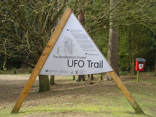 Sĩ quan Mỹ nghỉ hưu lần đầu lên tiếng về vụ chạm trán UFO trong rừng ảnh 1