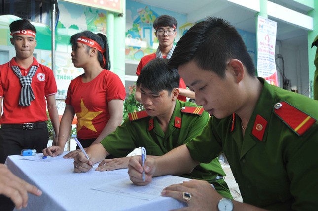 Hoa hậu Đại Dương, Top 10 HHVN hiến máu ở Cần Thơ ảnh 7