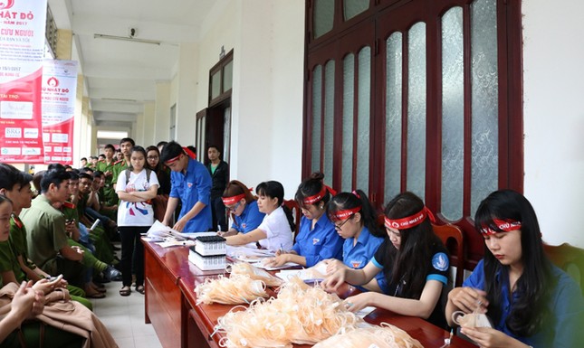 Chủ Nhật Đỏ ở Đà Nẵng: 'Đó là yêu thương...' ảnh 3