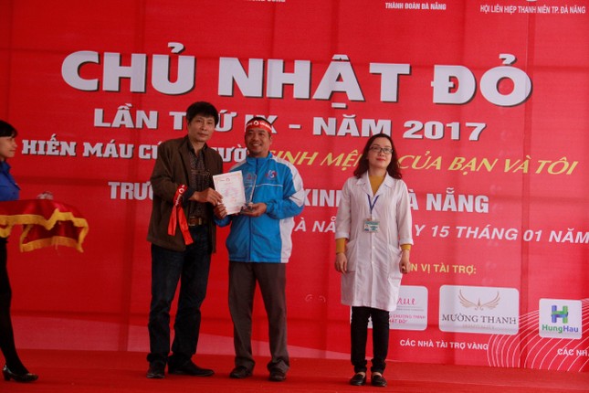 Chủ Nhật Đỏ ở Đà Nẵng: 'Đó là yêu thương...' ảnh 6