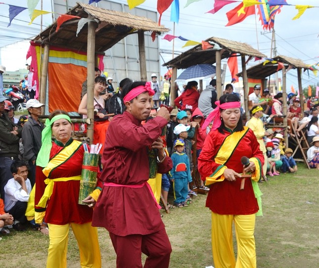 Hàng ngàn người dân náo nức đi dự Lễ hội Chợ Gò ảnh 7