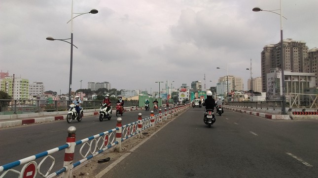 Sài Gòn thông thoáng ngày đầu đi làm sau kỳ nghỉ Tết ảnh 2