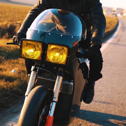 Soi 'cú đêm' cực ngầu Ducati 750 F1 ảnh 9