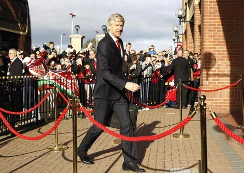 13 năm trắng tay, Arsenal vẫn mời Wenger gia hạn tới 2019 ảnh 1