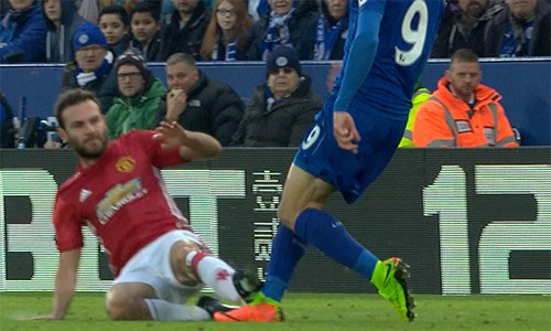 Mourinho: 'Tất cả đều chống lại Man Utd' ảnh 1