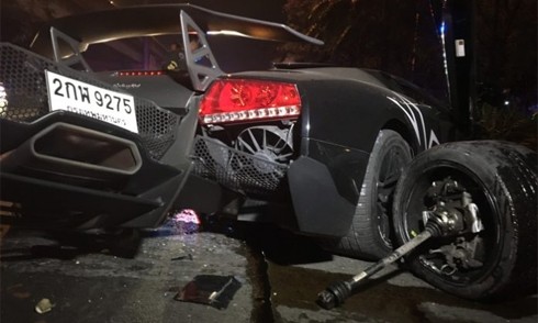 Siêu xe Lamborghini của đại gia Thái Lan nát bấy sau tai nạn ảnh 1