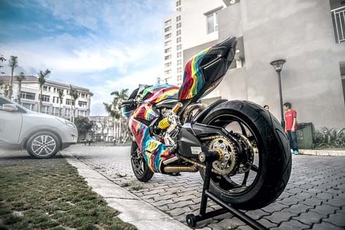 Ducati 899 Panigale 'độ' cầu vồng 7 sắc tại Việt Nam ảnh 7