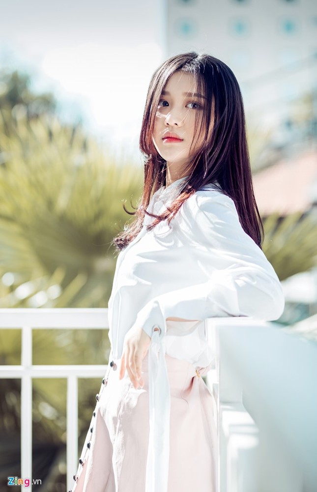 Hot girl Hàn ở The Voice: 'Em không làm bản sao Hari Won' ảnh 1
