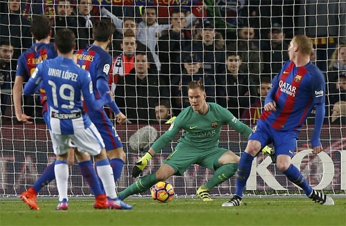 Đá phạt đền ở phút 90, Messi cứu Barca khỏi nguy cơ mất điểm ảnh 2
