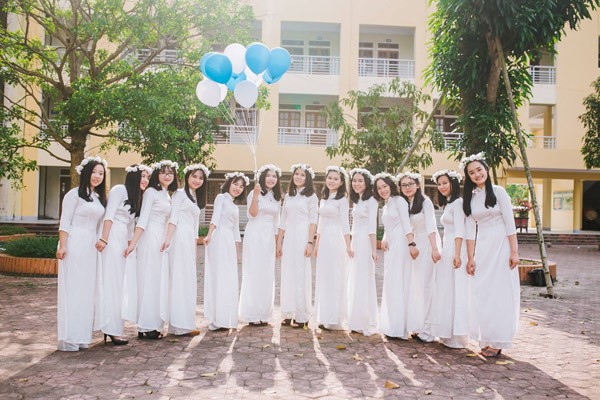 Lớp học có 1 thủ khoa khối A 30 điểm, 27 học sinh còn lại đều trên 27 điểm ảnh 3