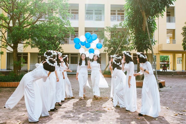 Lớp học có 1 thủ khoa khối A 30 điểm, 27 học sinh còn lại đều trên 27 điểm ảnh 5