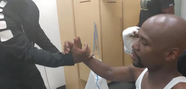 Mayweather tập luyện tới… suýt ngất xỉu trước đại chiến thế kỷ ảnh 2