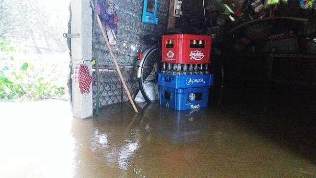 Thủy điện cấp tập xả nước, thành phố Huế bị lũ lụt bủa vây ảnh 2