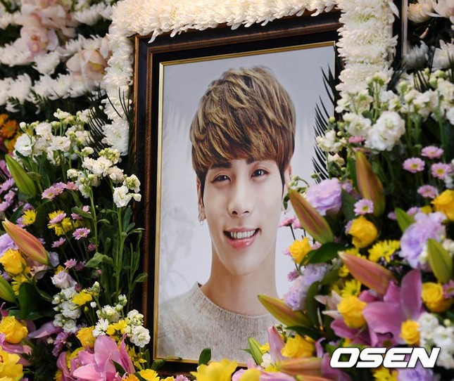 SNSD, NCT, BTS cùng loạt sao đến tiễn đưa Jonghyun SHINee ảnh 1