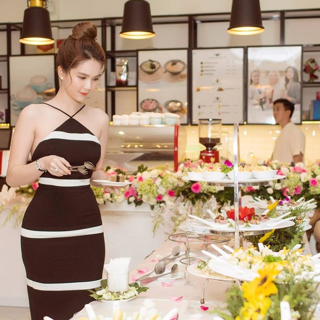 Ngọc Trinh mặc váy học sinh, đẹp mơn mởn như gái 18 ảnh 9