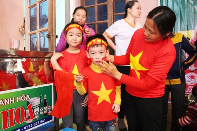 Làng Bào rộn ràng sắc đỏ cổ vũ U23 Việt Nam ảnh 5