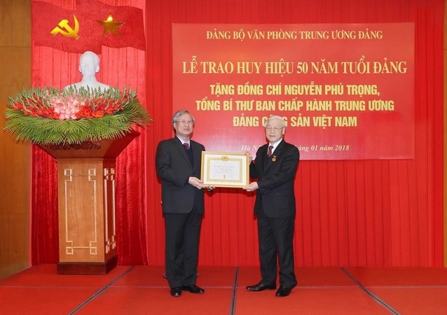 Tổng Bí thư: Cố gắng học và làm theo Bác, xứng đáng là Đảng viên ảnh 2