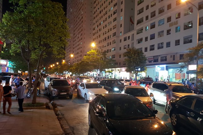Náo loạn vì bãi đỗ xe 'lậu' lớn nhất Linh Đàm bị đóng cửa ảnh 4