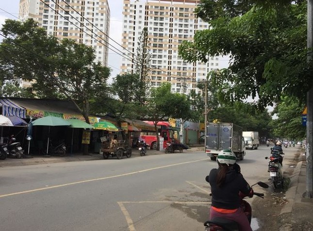 Kỷ luật nhiều sếp Thanh tra xây dựng, xóa sổ bãi xe lậu ôm 'đất vàng' ảnh 2