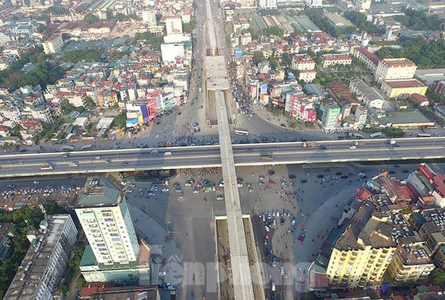 Kỷ luật nhiều sếp Thanh tra xây dựng, xóa sổ bãi xe lậu ôm 'đất vàng' ảnh 5