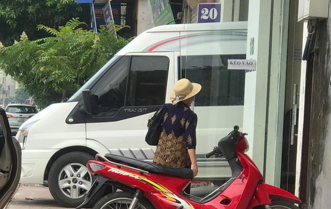 Limousine 'núp bóng' xe hợp đồng, chạy tuyến cố định bát nháo ảnh 5