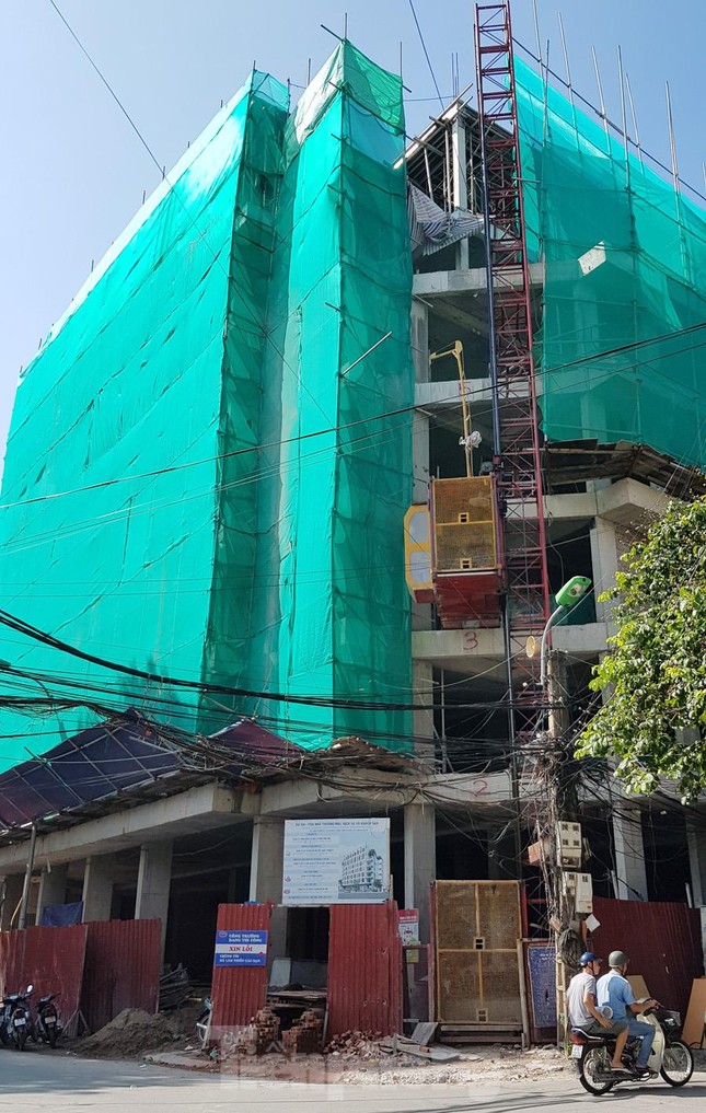 Chuyện lạ cao ốc ‘xin’ phạt, lùi cưỡng chế để hợp thức hóa sai phạm ảnh 1