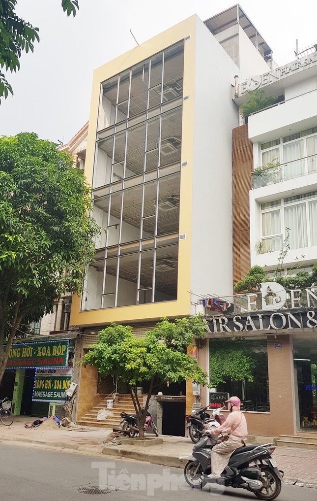 Khu phố kiểu mẫu nháo nhác vì loạt công trình cấp phép lạ ảnh 1
