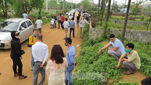Nghịch lý, giá đất trong làng xóm ở Hà Nội bị đẩy lên cao ngất ảnh 1